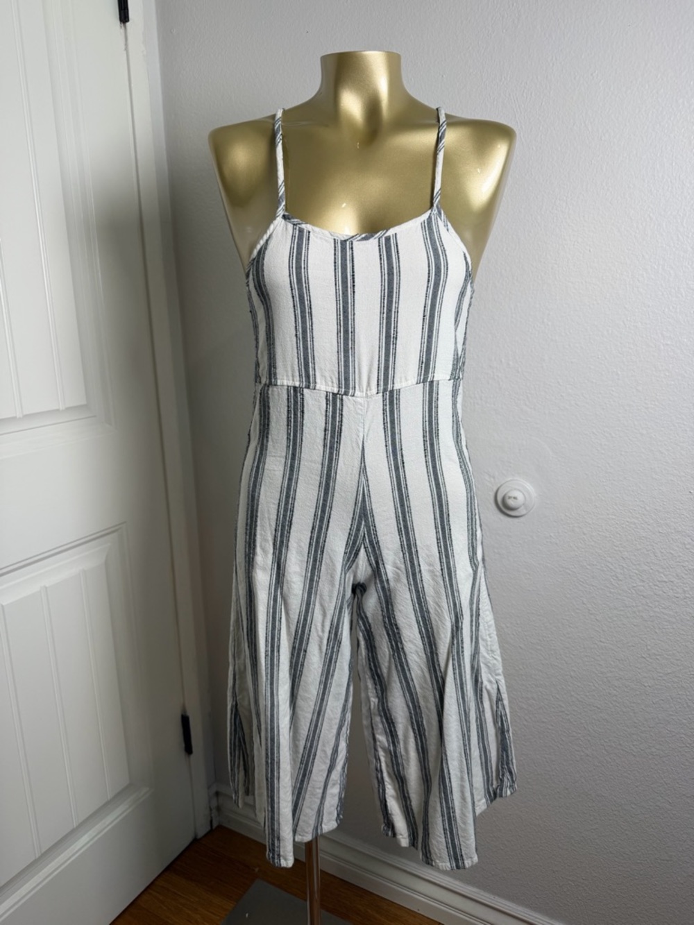 O'Neill White & Gray Vertical-Stripe Spaghetti-Strap Jumpsuit S